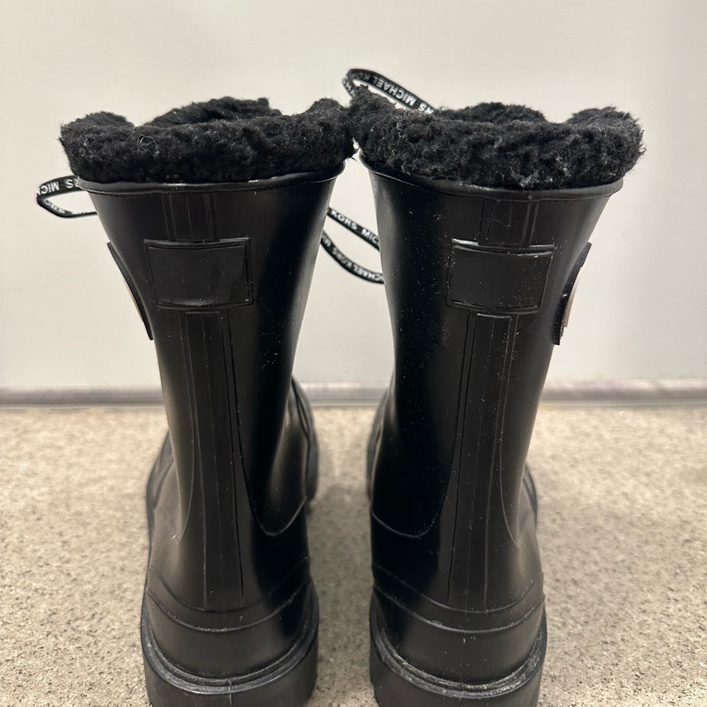 Michael kors rain boots since 9 women’s